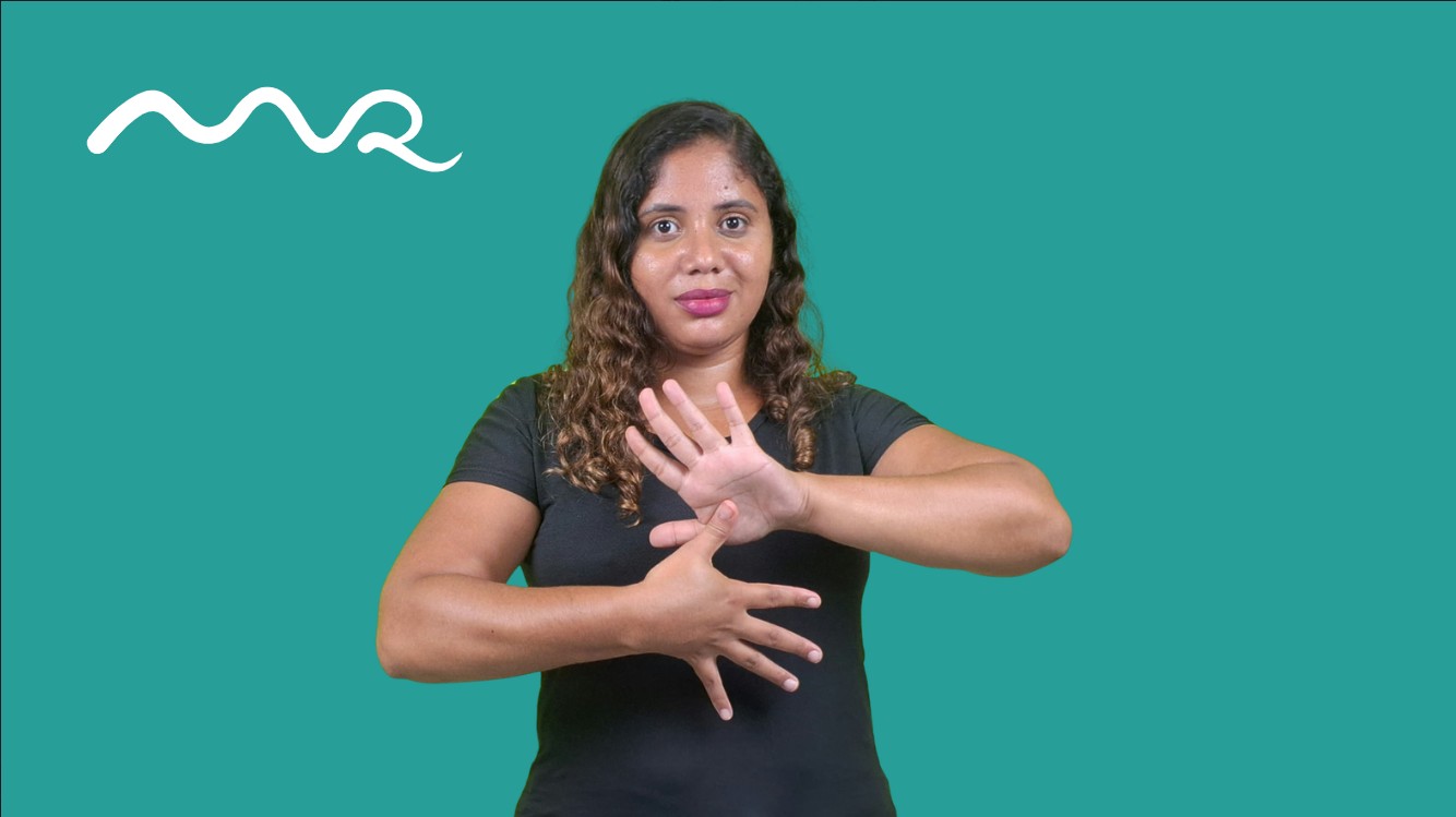 Imgem de uma interprete de libras